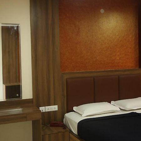 Hotel Dwaraka Paradise Hyderabad Exterior photo